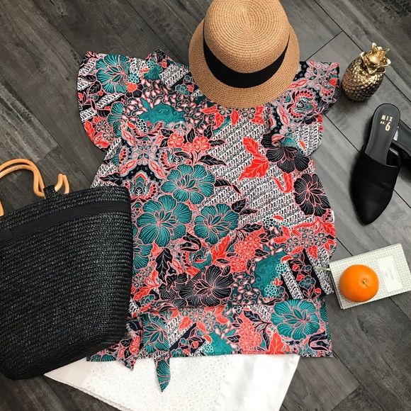 Tie Front Blouse Generous Medium - Picture 2 of 6